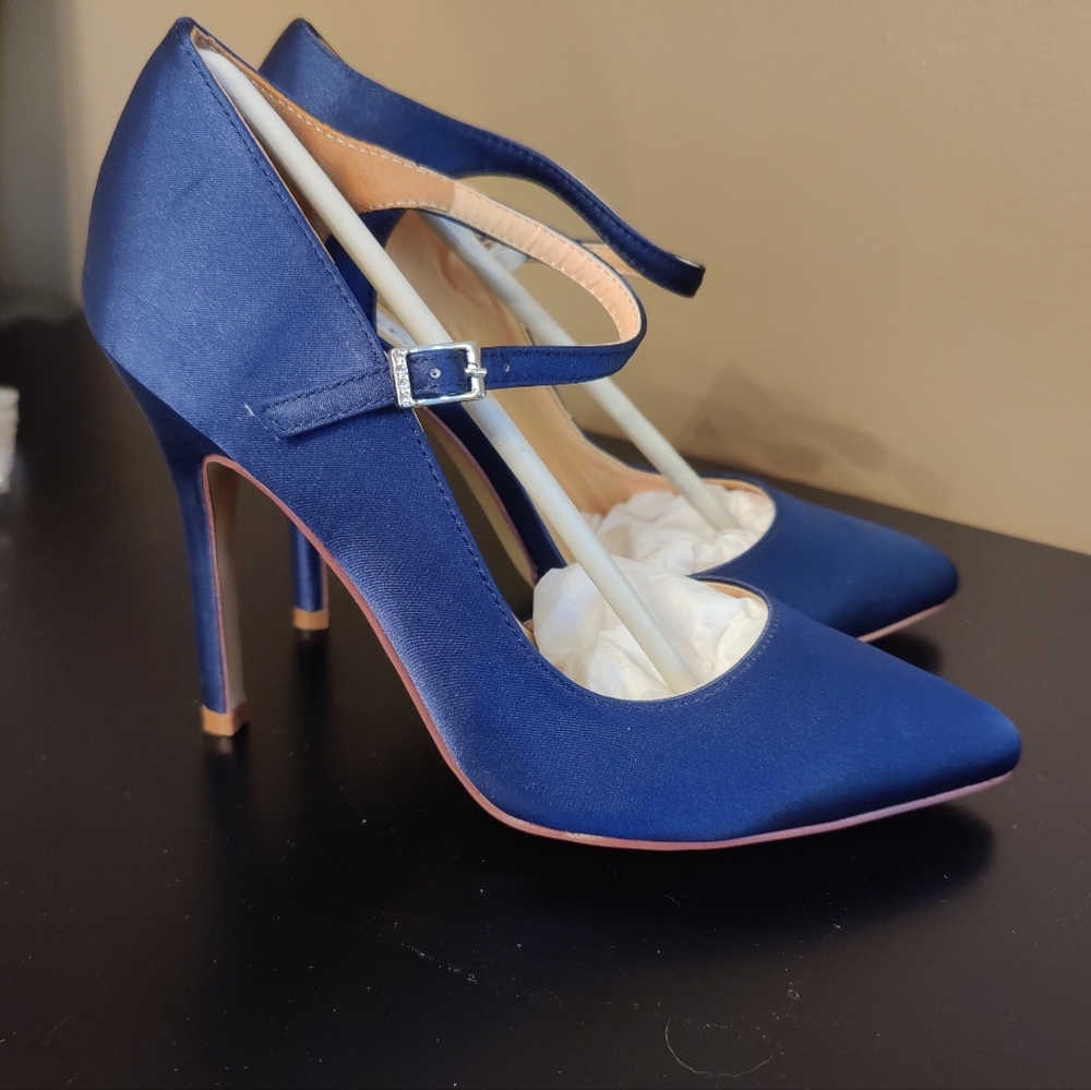 Elegant Park Blue heel